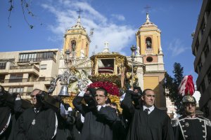 La procesión del Santo Entierro durante la Semana Santa de Almería.