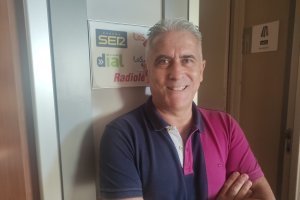 En los pasillos de los estudios de la Cadena SER.