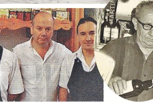 Joaquín López Godoy, el patrón que gobierna Casa Joaquín, junto a Francisco y Antonio; a la derecha, su abuelo Joaquín López Rivas.