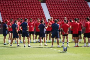 La plantilla vuelve de Barcelona con un único objetivo: ganar el miércoles al Getafe.