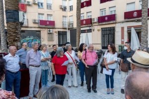 Entre los actos, se leyeron poemas de Aturo Medina en recuerdo de Celia Viñas.