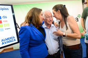 Gabriel Amat, en el centro de la foto.