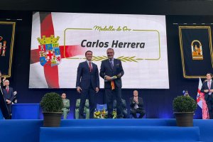 Carlos Herrera junto al presidente de la Diputación de Almería.