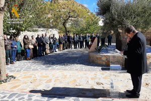 Homenaje al agente de la Guardia Civil.