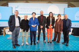 Participantes en la mesa redonda que homenajeaba a Pilar Miró.