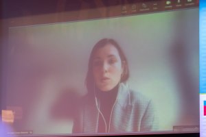 Laura López, durante su participación de manera telemática.