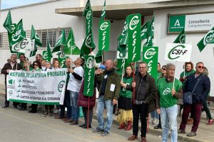 Afiliados a la CSIF en la concentración de ayer en Campohermoso.