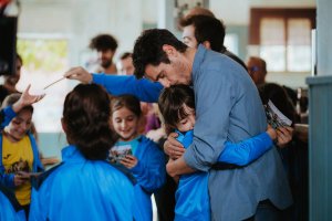 Fotograma de Héroes de Barrio.