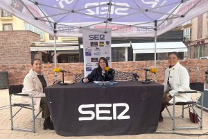 Ana María Molina y Antonia Parra representaron a los comerciantes huercalenses han desgranado una gran sorpresa que tienen preparada para navidad.