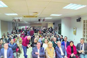 Primera fila en el acto del PSOE de Ejido.
