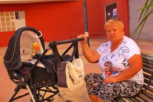 Lubov Balaba, con su nieto.