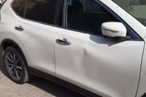 Imagen facilitada por Guardia Civil de los daños en el coche.