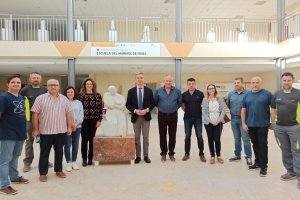 Visita delegado Empleo Escuela Mármol.