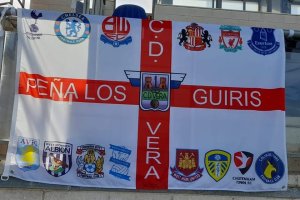 Bandera de la nueva peña creada en Vera.
