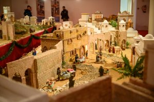 Detalle del Belén Municipal, instalado por el Prendimiento en el Museo de la Guitarra.