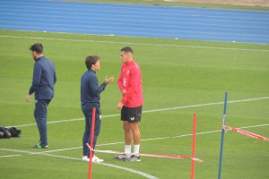 Rubi y Kaiky hablando en los primeros compases del entrenamiento.