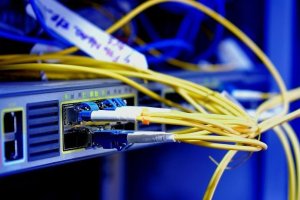 Instalación de fibra óptica.