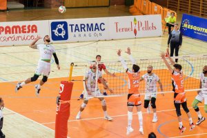 El Unicaja lo intentó pero fue muy irregular en el partido.