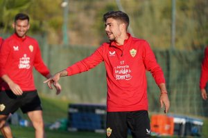 Pozo en un entrenamiento en la concentración en Marbella.