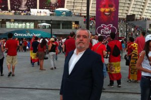 El autor de este artículo en el Estadio Olímpico de Kiev.