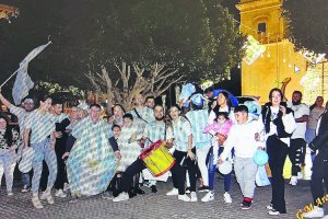 Argentinos celebrando la victoria.