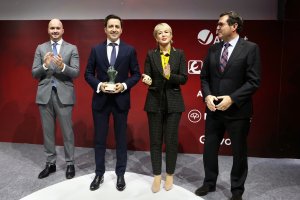 Eduardo Cosentino y representantes de la Confederación.