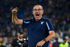 Maurizio Sarri vive su segunda temporada al frente de la Lazio.