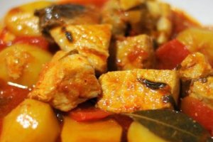 Marmitako de atún para almorzar.