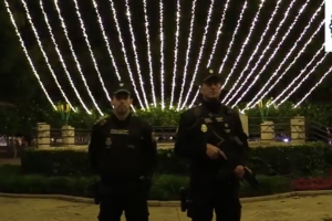 Fragmento del vídeo con el que la Policía Nacional ha felicitado la Navidad en Almería.