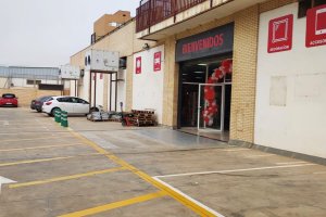 Nuevo establecimiento que pone al servicio del cliente casi 4500 metros cuadrados de superficie y miles de referencias en artículos.