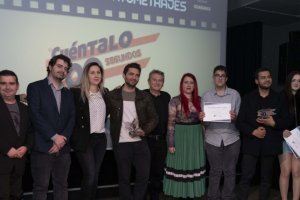 Foto de familia de premiados y profesores de EISO.