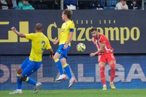 Leo Baptistao en la primera parte del choque frente al Cádiz.