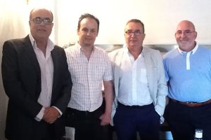 Antonio Torres, Rafael Quirosa-Cheurouze, Pedro M de la Cruz y el catedrático Manuel López Muñoz, en 2004.