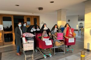 Los regalos de los Reyes Magos han llegado a los más mayores.