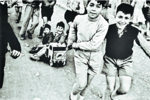 Ninguna otra fotografía, como esta de Carlos Perez Siquier, describe mejor la ilusión infantil.