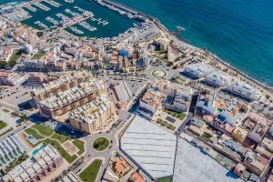 Imagen aérea de la zona del Puerto de Roquetas de Mar.