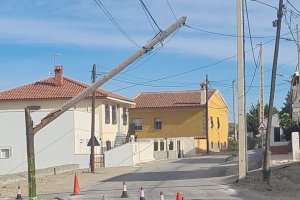 Situación del poste antes de su arreglo reciente.