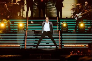 David Bisbal en el concierto de su 20 aniversario ofrecido en Almería.