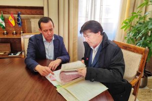 El subdelegado en la reunión con el jefe de Costas.