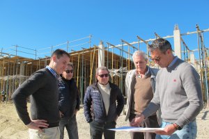 Las autoridades veratenses han revisado las obras de este nuevo espacio escénico para el municipio.