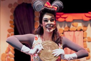Imagen del musical infantil \"La Ratita presumida\" de La Murga Teatro.