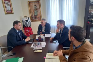 Encuentro mantenido en el Ayuntamiento olulense.