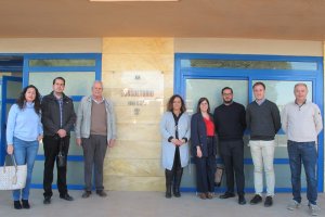 Visita de autoridades al centro médico de Puerto Rey, en Vera.