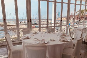 Un restaurante con solera se traspasa en Almería.