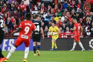 El portero del Almería en el partido ante el Atlético de Madrid.