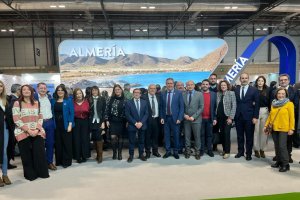 El alcalde de Serón y la concejala de Turismo, acompañados del resto de la representación almeriense.