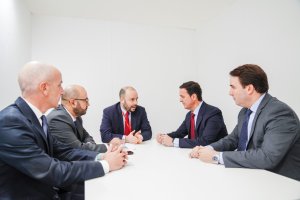 Una de la reunión mantenida en Fitur.