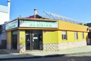 La cubierta del centro, con las placas fotovoltaicas.