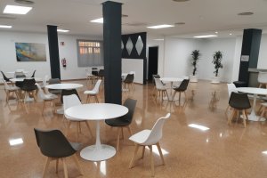 La cafetería del hospital luce nuevo aspecto; sólo falta saber quién lo axplotará