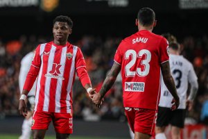 Ramazani y Samú en el partido de este lunes contra el Valencia.